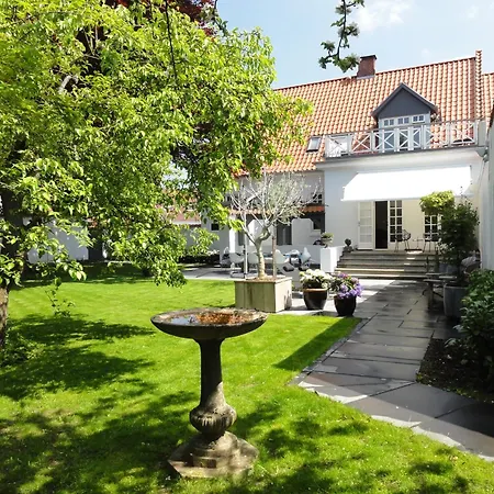 The Old Chestnut Tree Bed & Breakfast